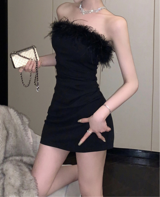 Fake fur off-shol tight dress / フェイクファーオフショルタイトワンピース TR-10738